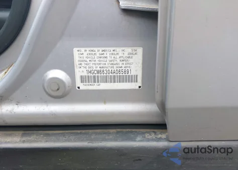 2004 Honda Accord 3.0 Lx z USA, uszkodzony, nr VIN 1HGCM66304A065891